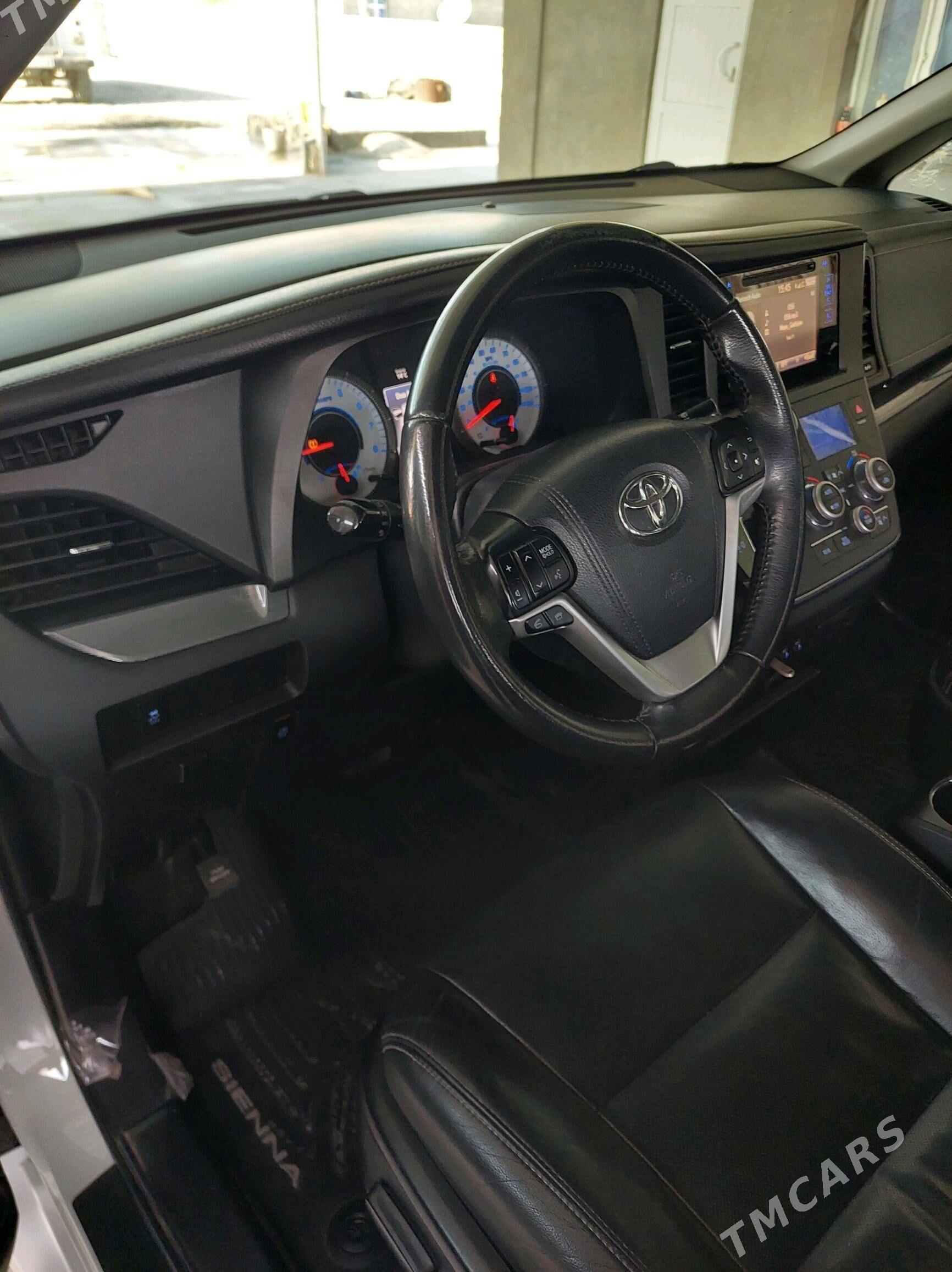 Toyota Sienna 2017 - 450 000 TMT - Ашхабад - img 9