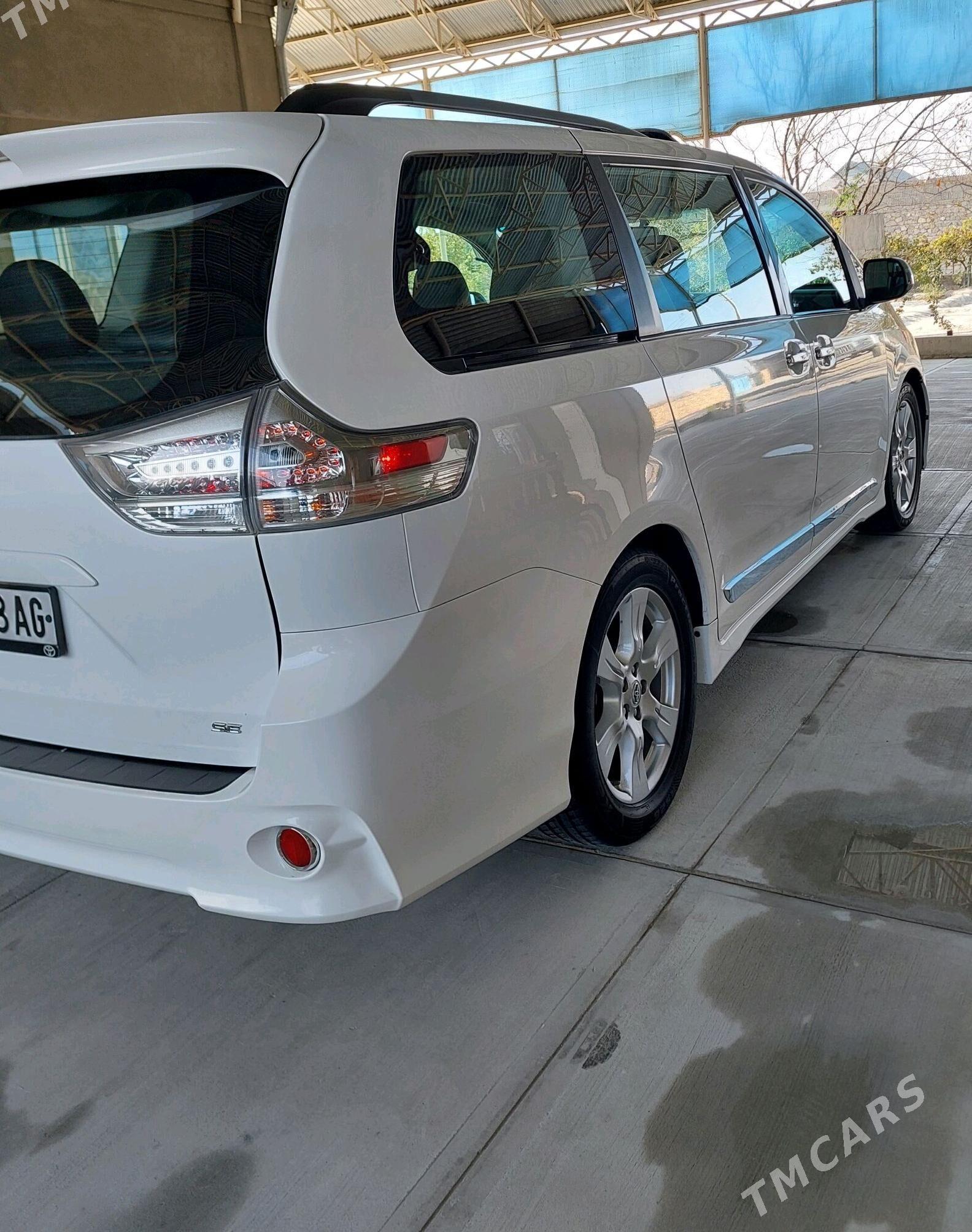 Toyota Sienna 2017 - 450 000 TMT - Ашхабад - img 8