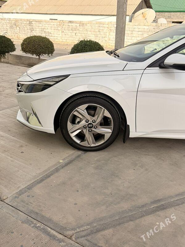 Hyundai Elantra 2021 - 305 000 TMT - Aşgabat - img 2