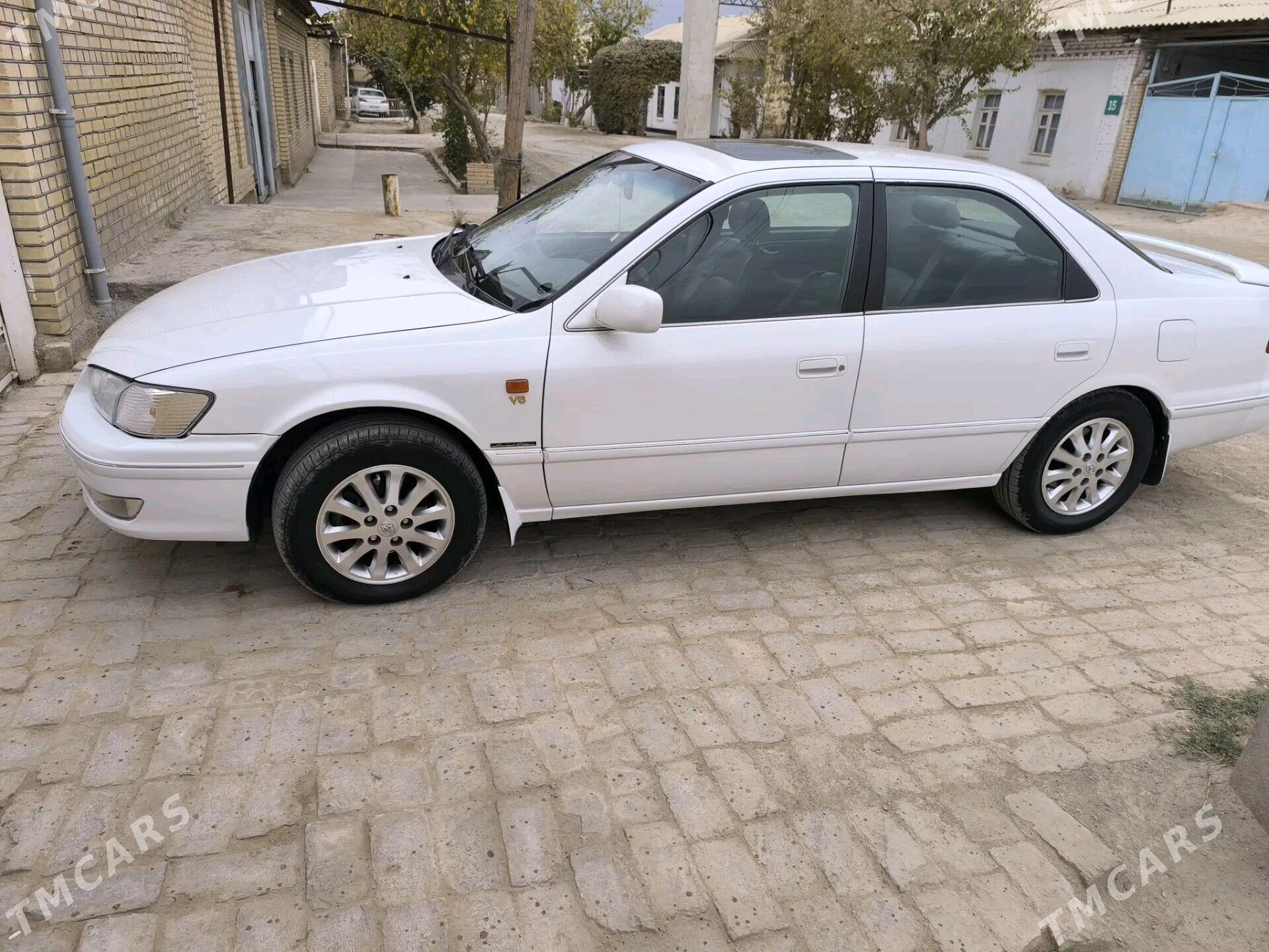Toyota Camry 2001 - 190 000 TMT - Байрамали - img 2