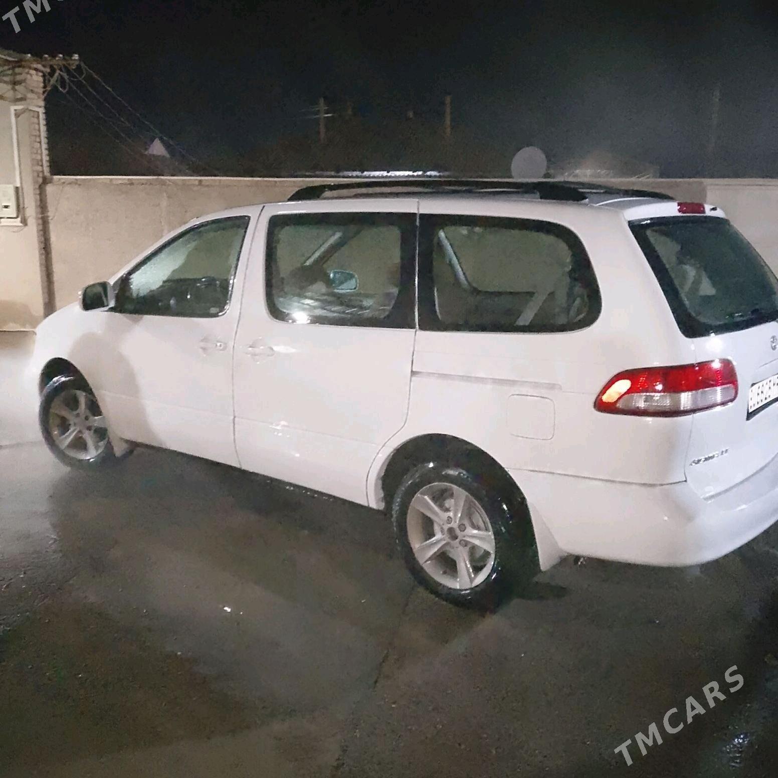 Toyota Sienna 2002 - 150 000 TMT - Мары - img 4