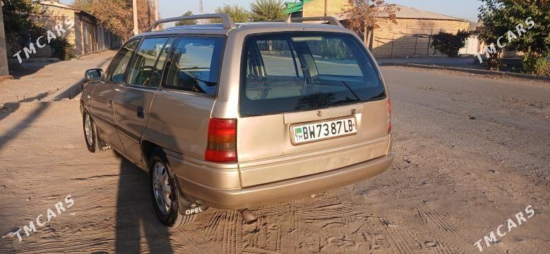 Opel Astra 1996 - 50 000 TMT - Сакар - img 2