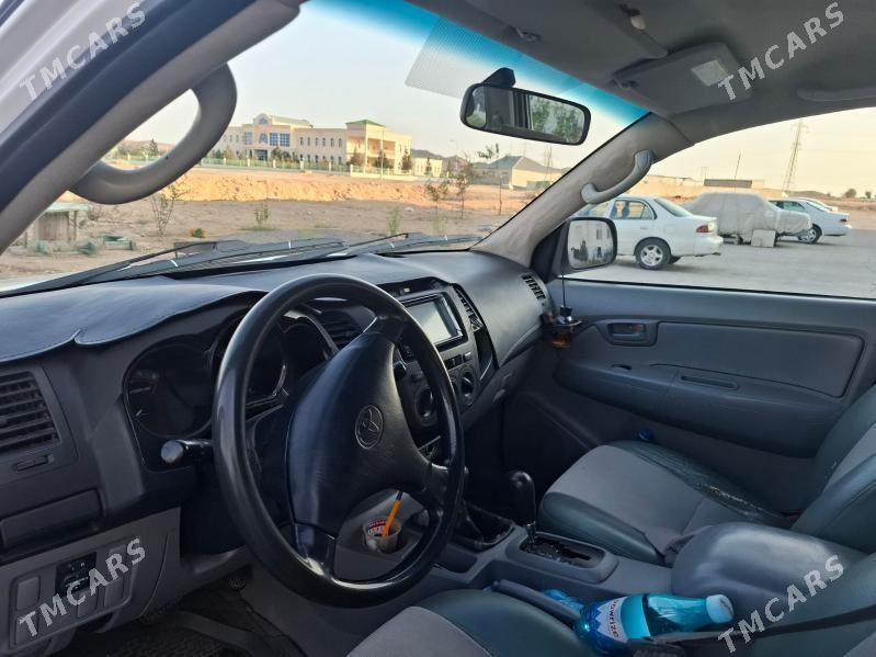 Toyota Hilux 2011 - 290 000 TMT - Türkmenbaşy - img 4