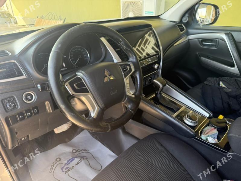 Mitsubishi Pajero 2020 - 415 000 TMT - Gubadag - img 5