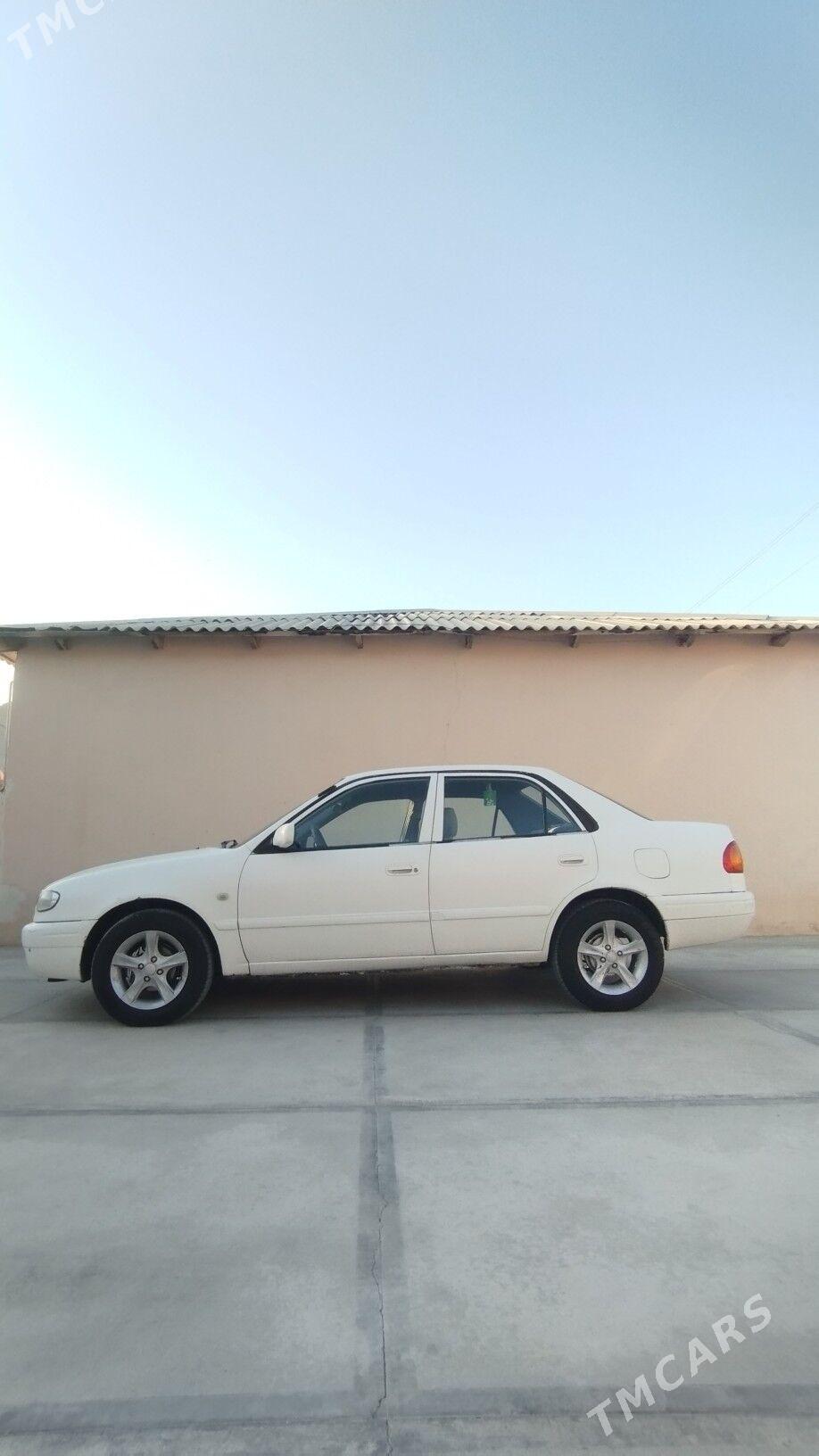 Toyota Corolla 2000 - 70 000 TMT - Балканабат - img 4