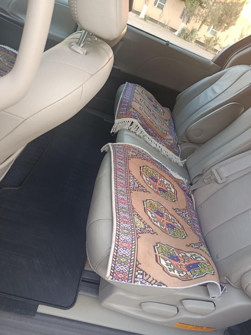 Toyota Sienna 2011 - 299 000 TMT - Мары - img 9