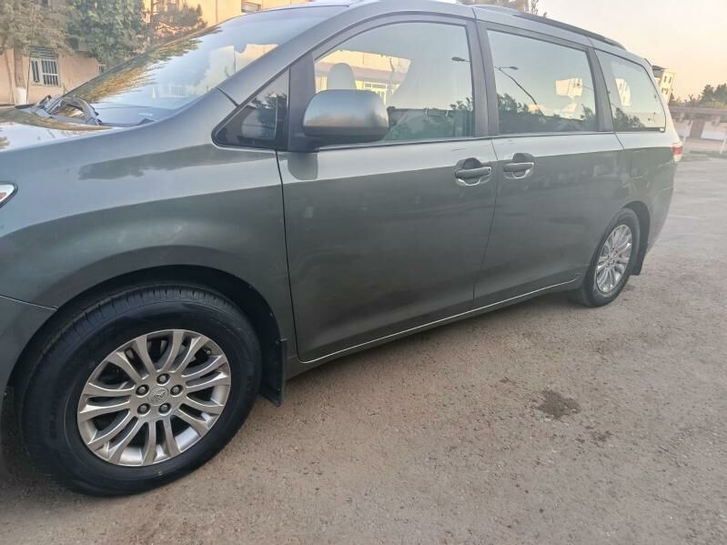 Toyota Sienna 2011 - 299 000 TMT - Мары - img 7