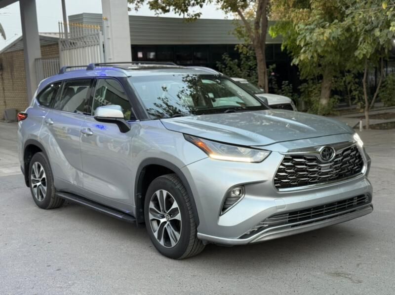 Toyota Highlander 2021 - 550 000 TMT - Мары - img 1