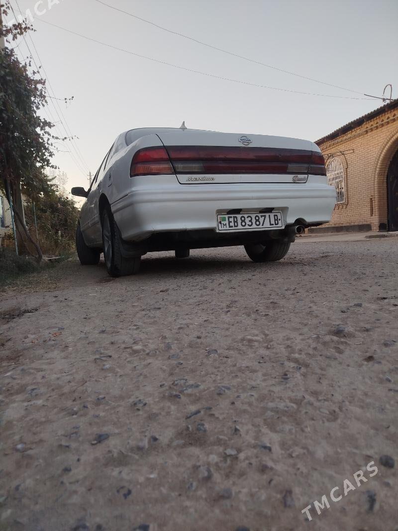 Nissan Maxima 1997 - 35 000 TMT - Дянев - img 3