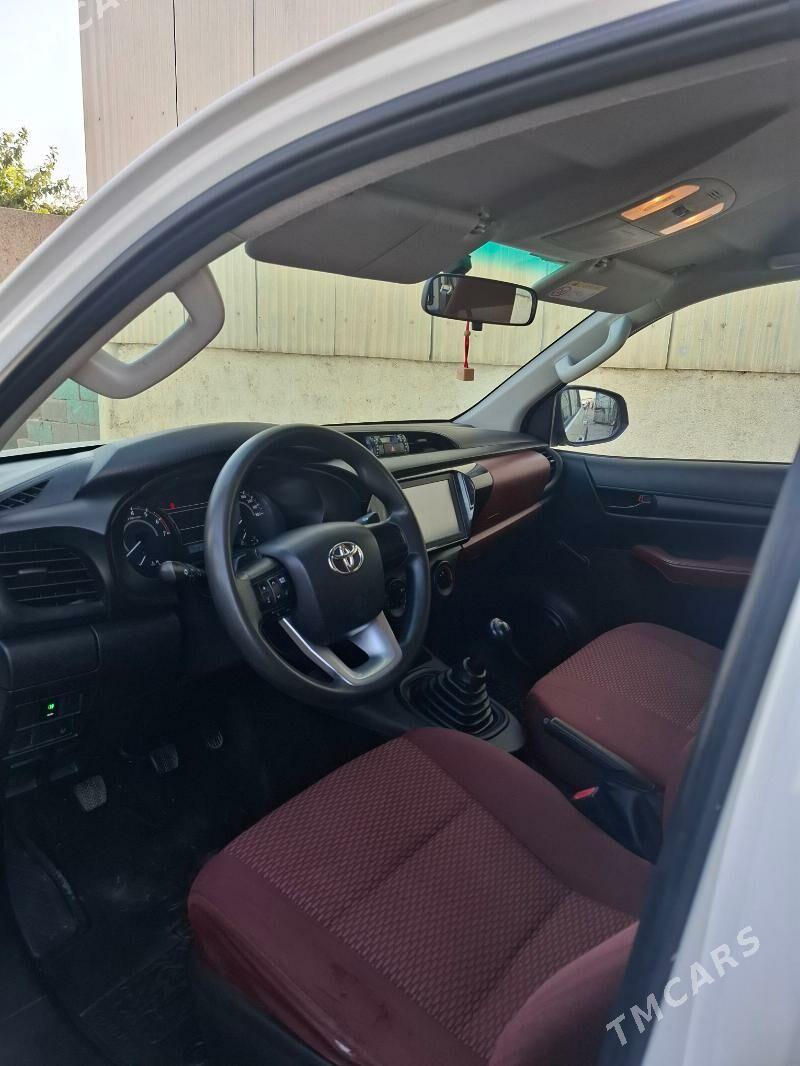 Toyota Hilux 2021 - 500 000 TMT - Ашхабад - img 5