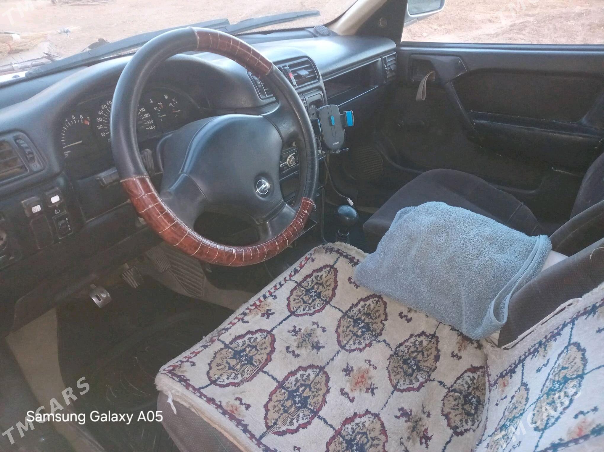 Opel Vectra 1991 - 23 000 TMT - Болдумсаз - img 5