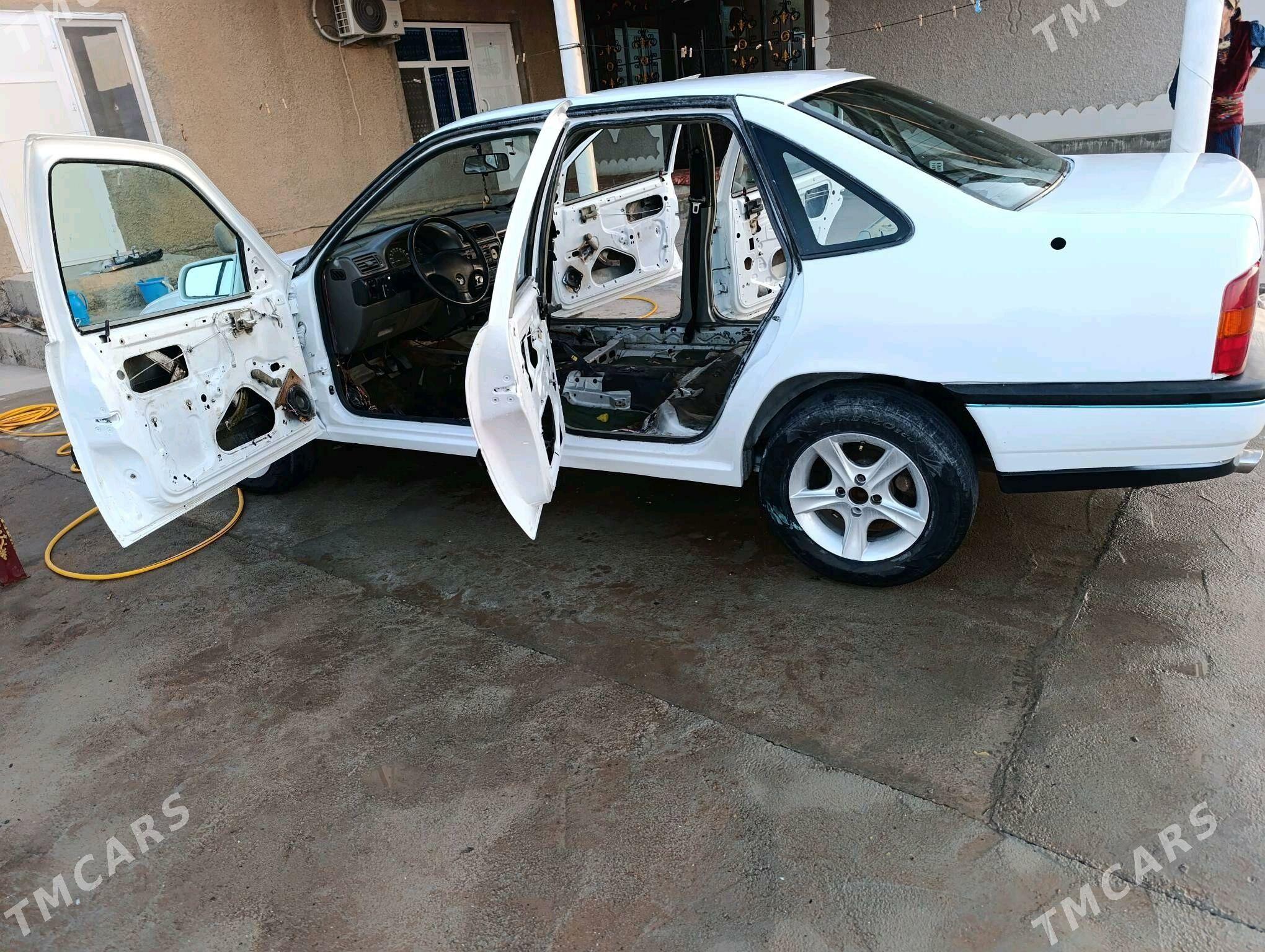 Opel Vectra 1990 - 43 000 TMT - Мир 7 - img 2