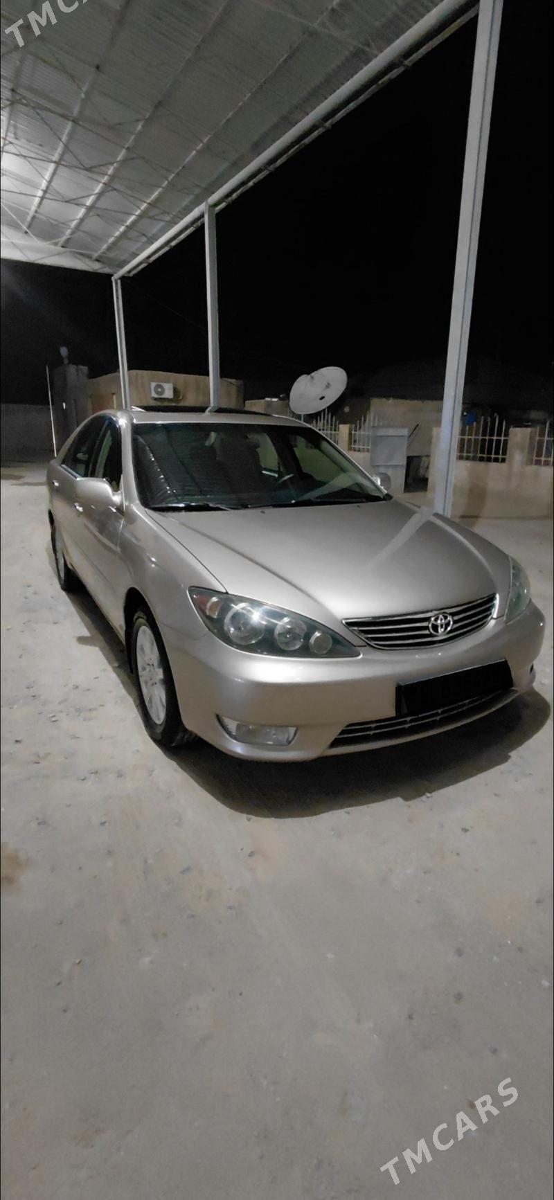 Toyota Camry 2005 - 250 000 TMT - Bäherden - img 2