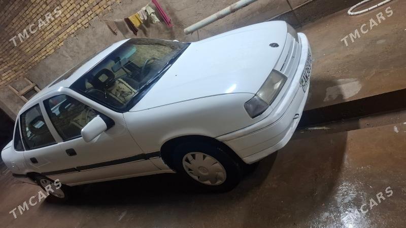 Opel Vectra 1991 - 55 000 TMT - Рухубелентский этрап - img 1