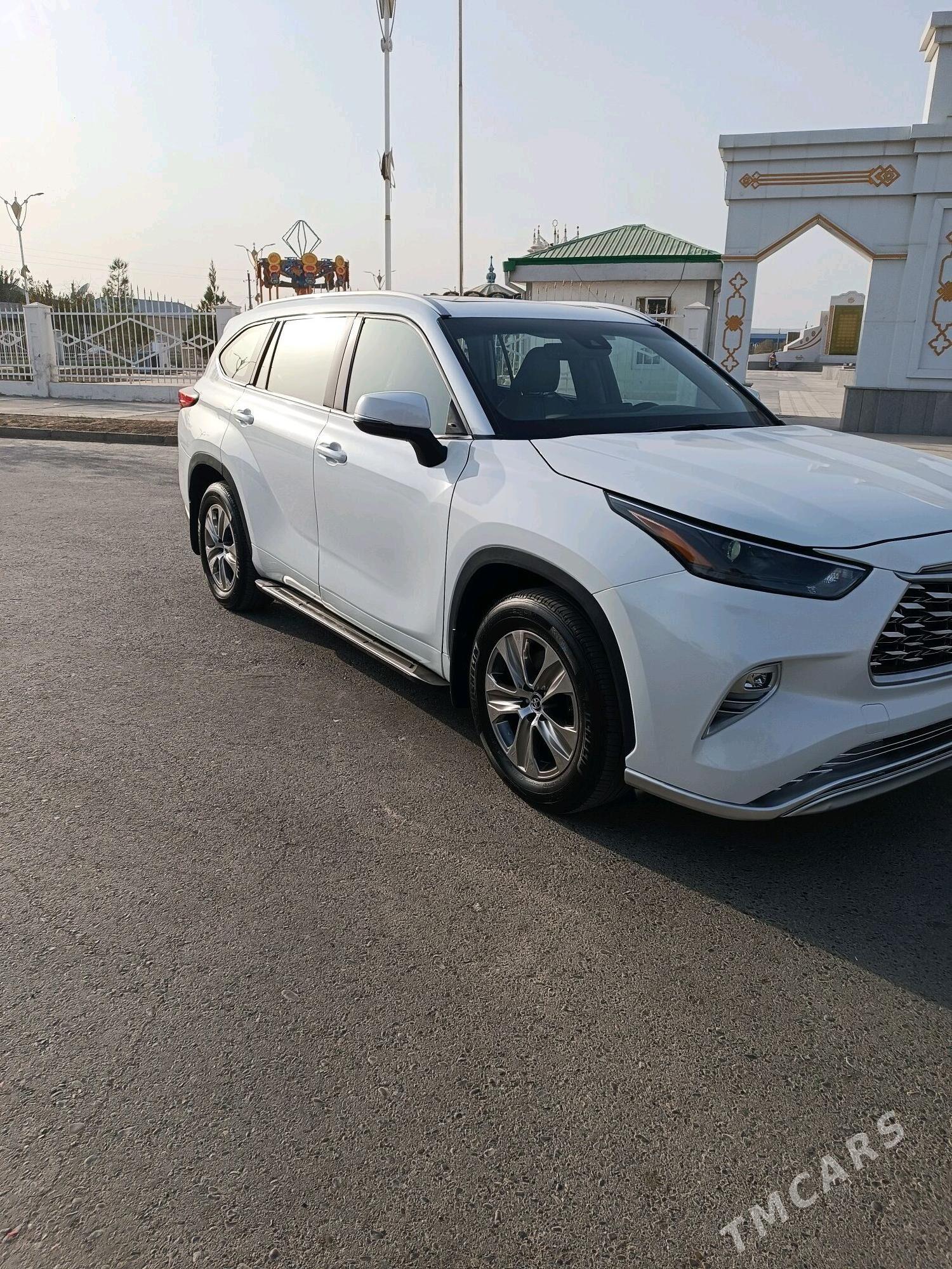 Toyota Highlander 2022 - 540 000 TMT - Мары - img 2