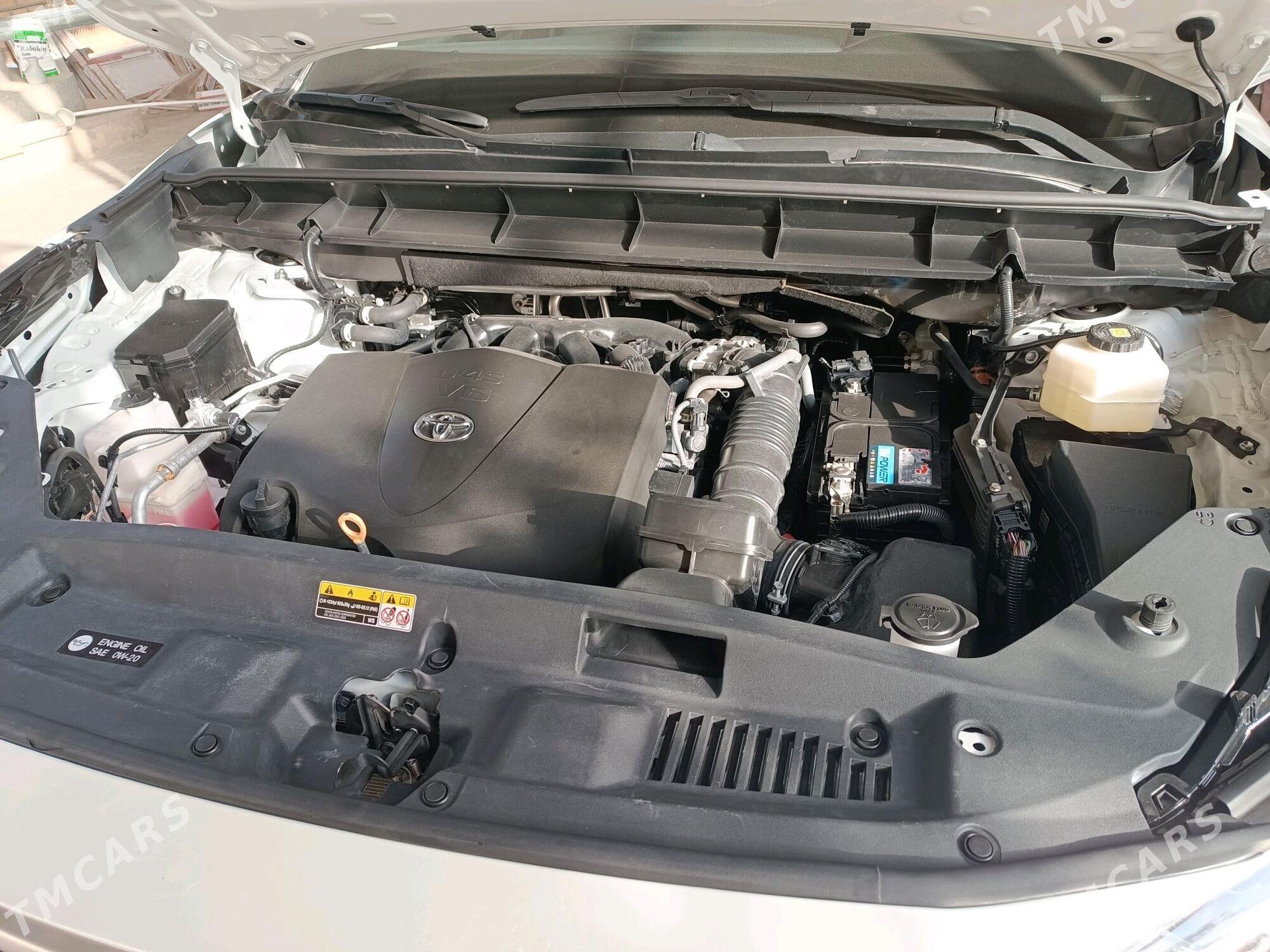 Toyota Highlander 2022 - 540 000 TMT - Мары - img 5