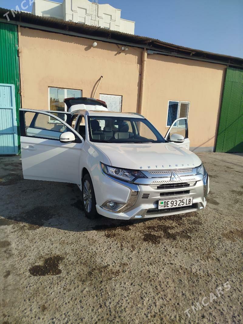 Mitsubishi Outlander 2022 - 320 000 TMT - Туркменабат - img 3