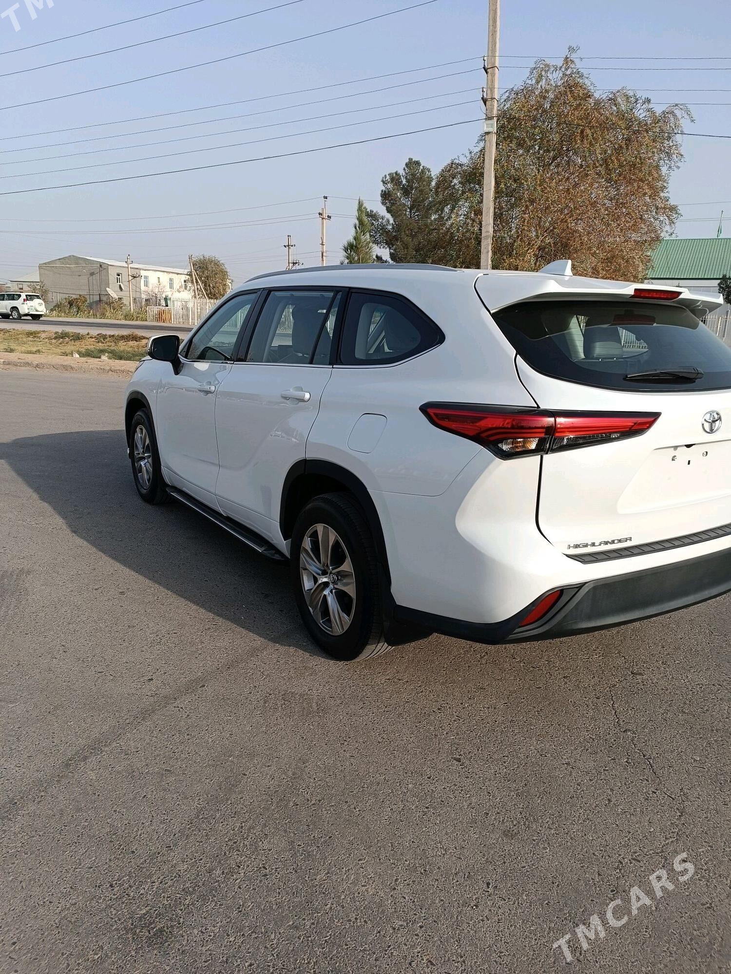 Toyota Highlander 2022 - 540 000 TMT - Мары - img 9