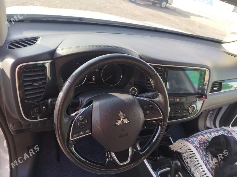 Mitsubishi Outlander 2022 - 320 000 TMT - Туркменабат - img 5