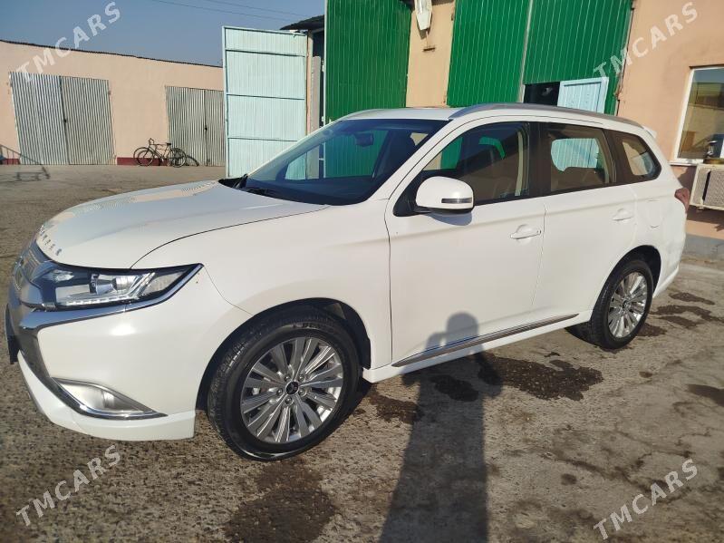 Mitsubishi Outlander 2022 - 320 000 TMT - Туркменабат - img 2