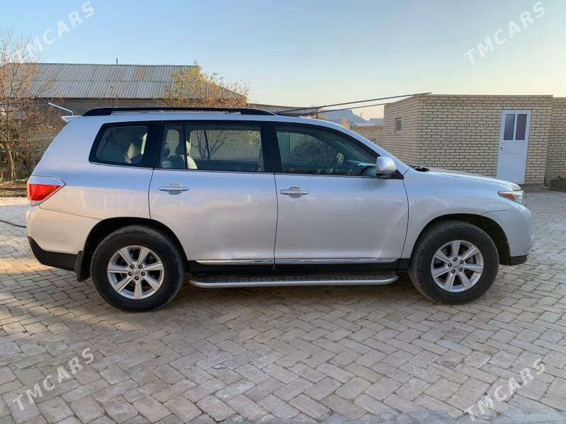 Toyota Highlander 2013 - 340 000 TMT - Байрамали - img 4