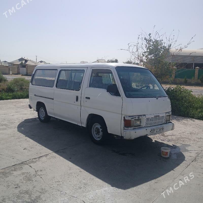 Nissan Urvan 1993 - 35 000 TMT - Мары - img 4