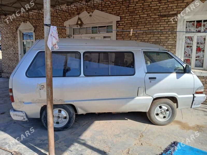 Toyota Hiace 1989 - 9 000 TMT - Сакарчага - img 6