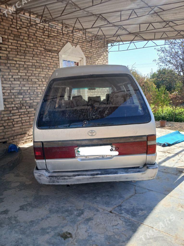 Toyota Hiace 1989 - 9 000 TMT - Сакарчага - img 2