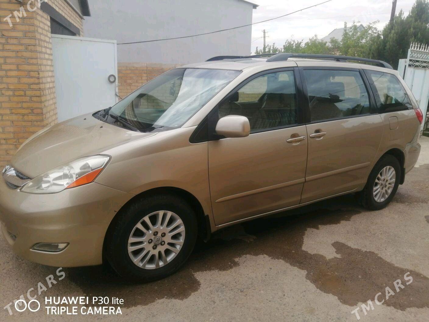 Toyota Sienna 2009 - 280 000 TMT - Байрамали - img 3