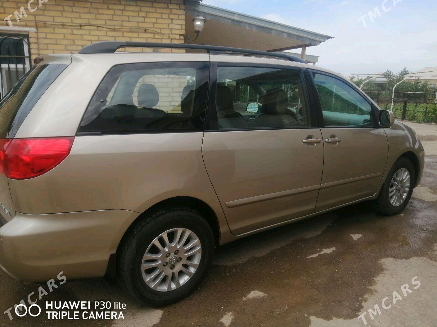 Toyota Sienna 2009 - 280 000 TMT - Байрамали - img 2