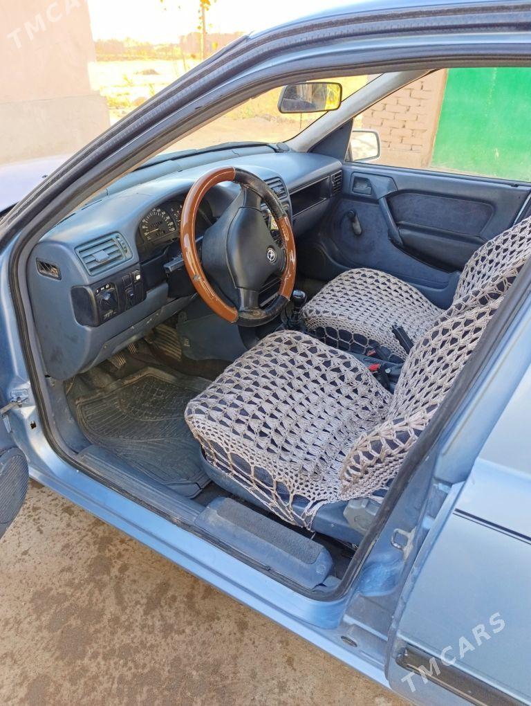 Opel Vectra 1989 - 40 000 TMT - Губадаг - img 4