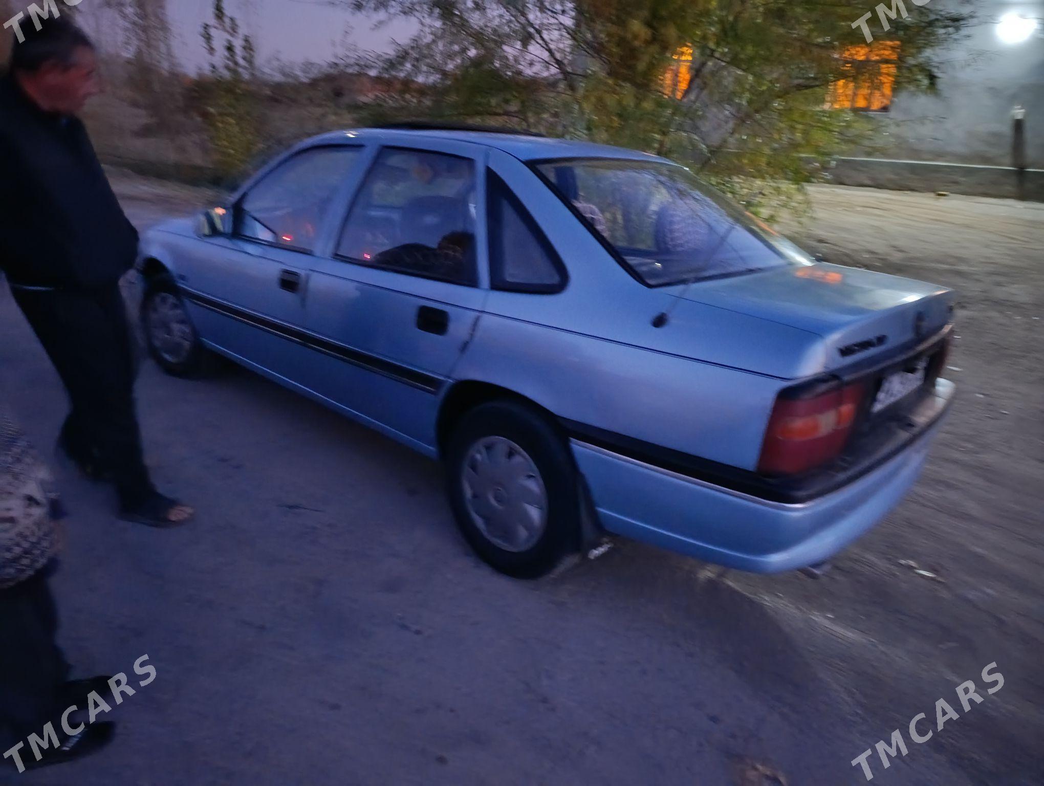 Opel Vectra 1989 - 40 000 TMT - Губадаг - img 8