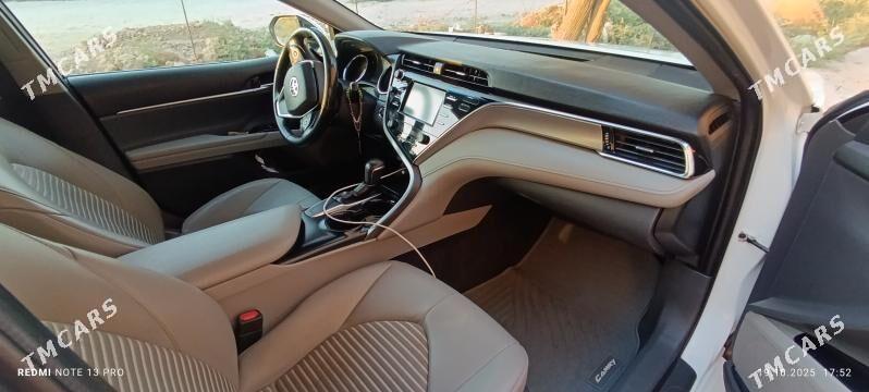 Toyota Camry 2018 - 305 000 TMT - Теджен - img 7