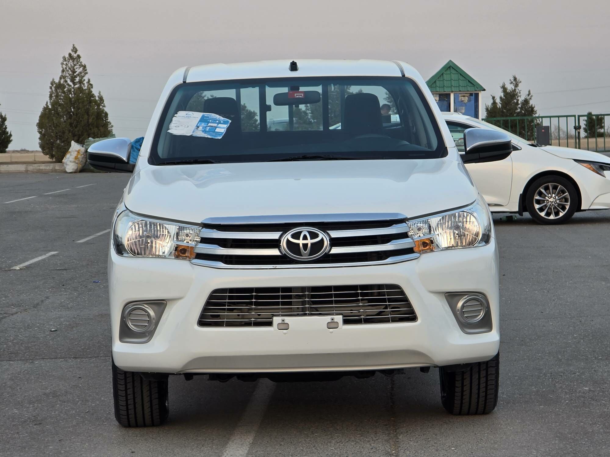 Toyota Hilux 2022 - 380 000 TMT - Aşgabat - img 8