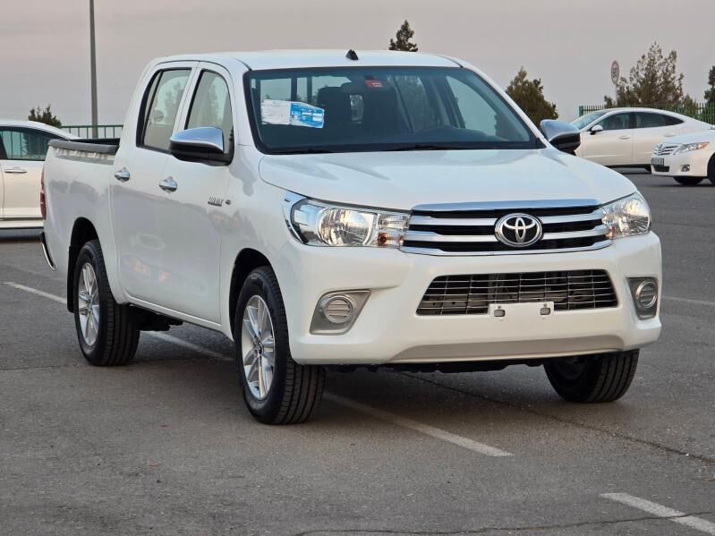 Toyota Hilux 2022 - 380 000 TMT - Aşgabat - img 2