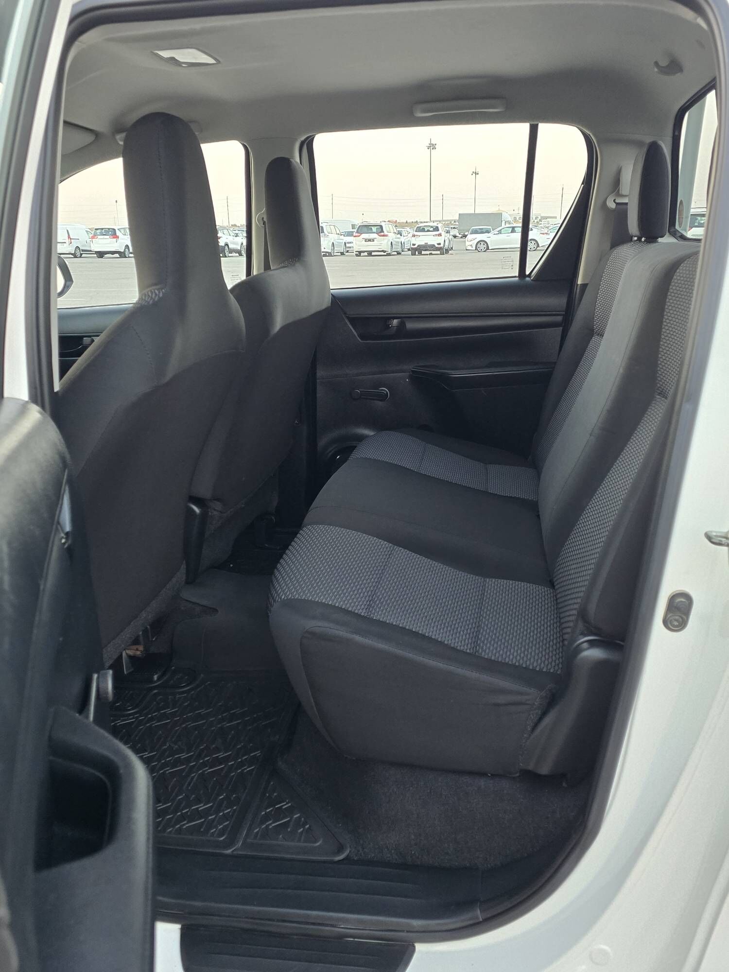 Toyota Hilux 2022 - 380 000 TMT - Aşgabat - img 7