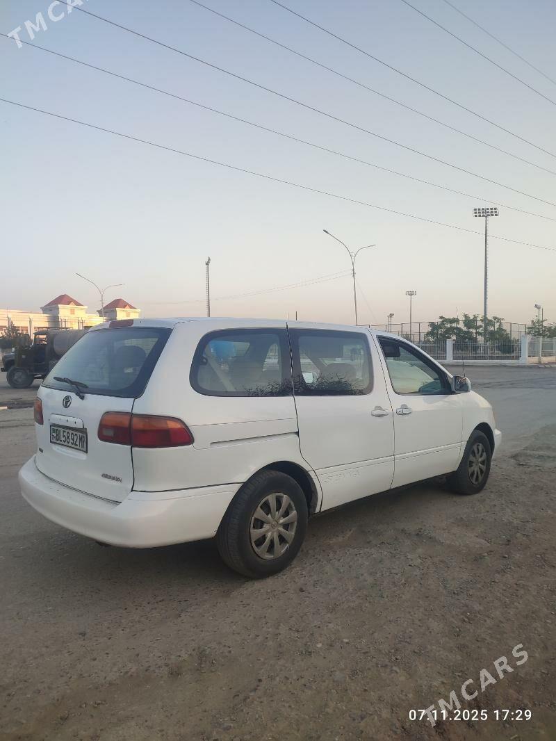 Toyota Sienna 1999 - 136 000 TMT - Мары - img 1