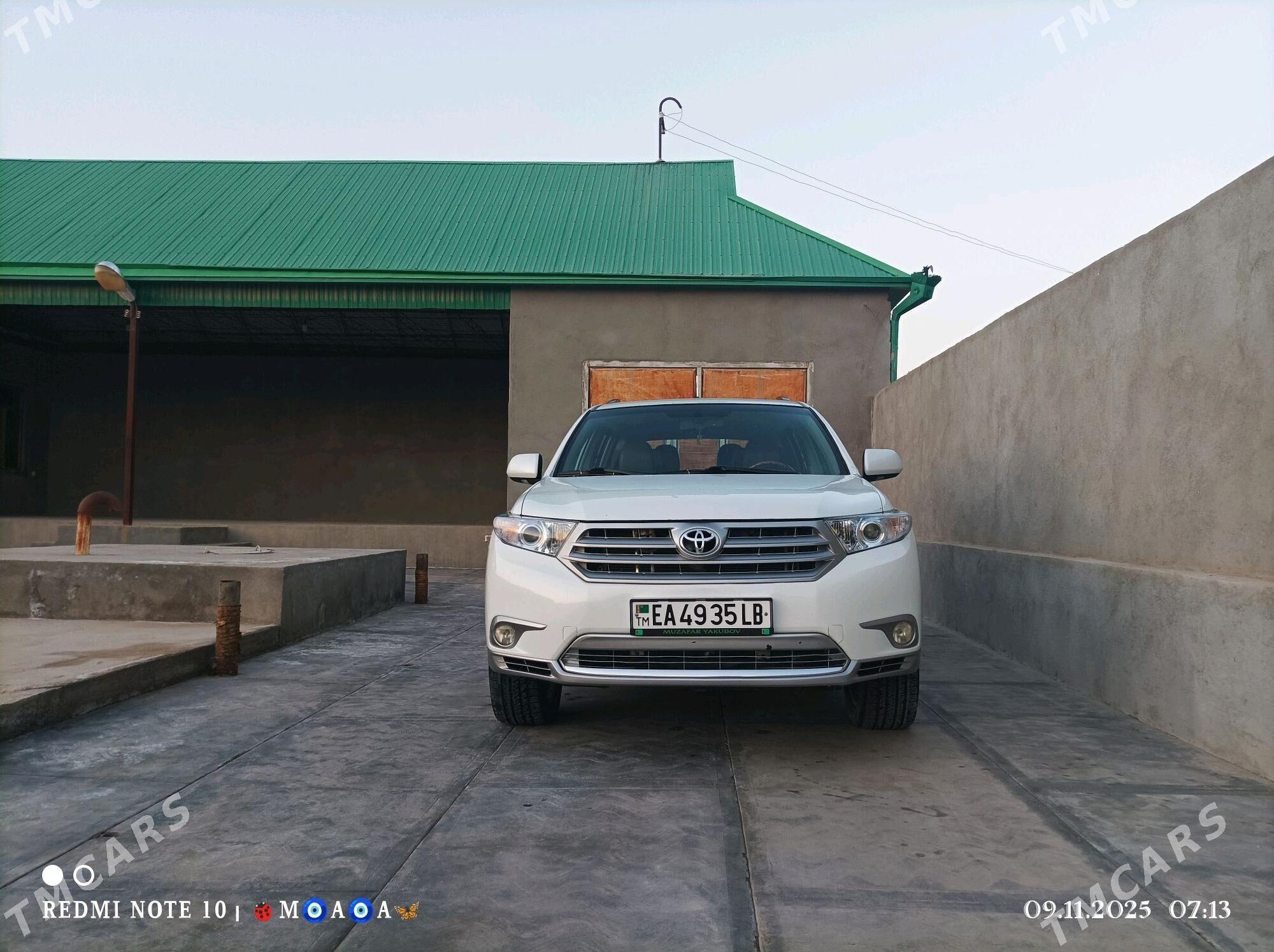 Toyota Highlander 2013 - 360 000 TMT - Магданлы - img 9