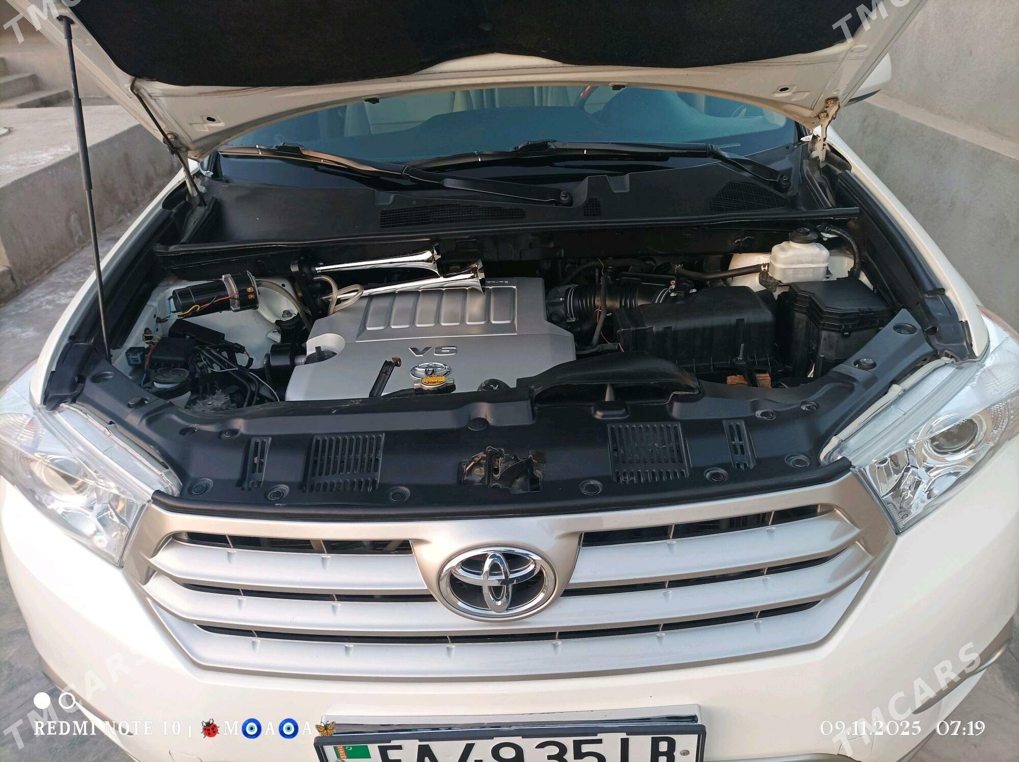 Toyota Highlander 2013 - 360 000 TMT - Магданлы - img 2