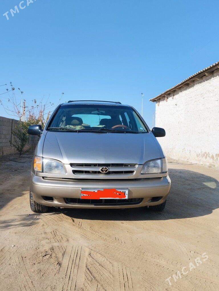 Toyota Sienna 2000 - 160 000 TMT - Jebel - img 1