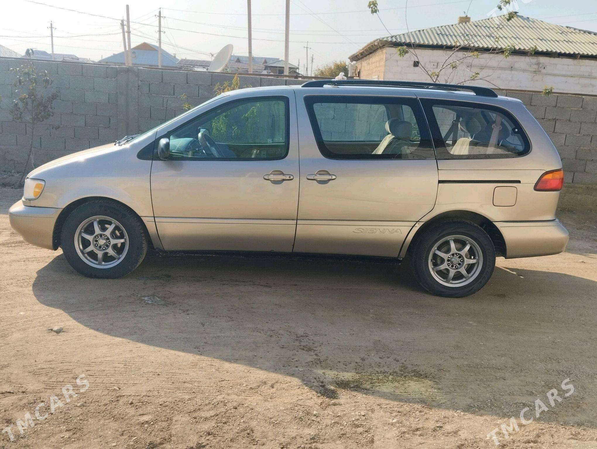 Toyota Sienna 2000 - 160 000 TMT - Jebel - img 4