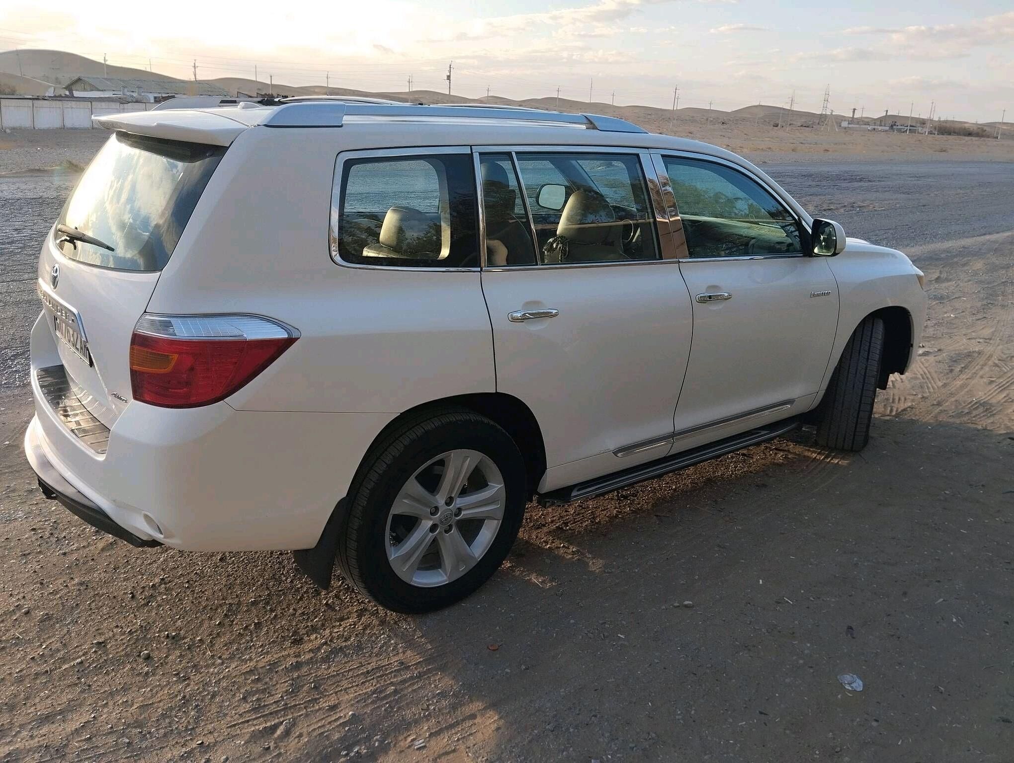 Toyota Highlander 2010 - 280 000 TMT - Ак-Бугдайский этрап - img 7