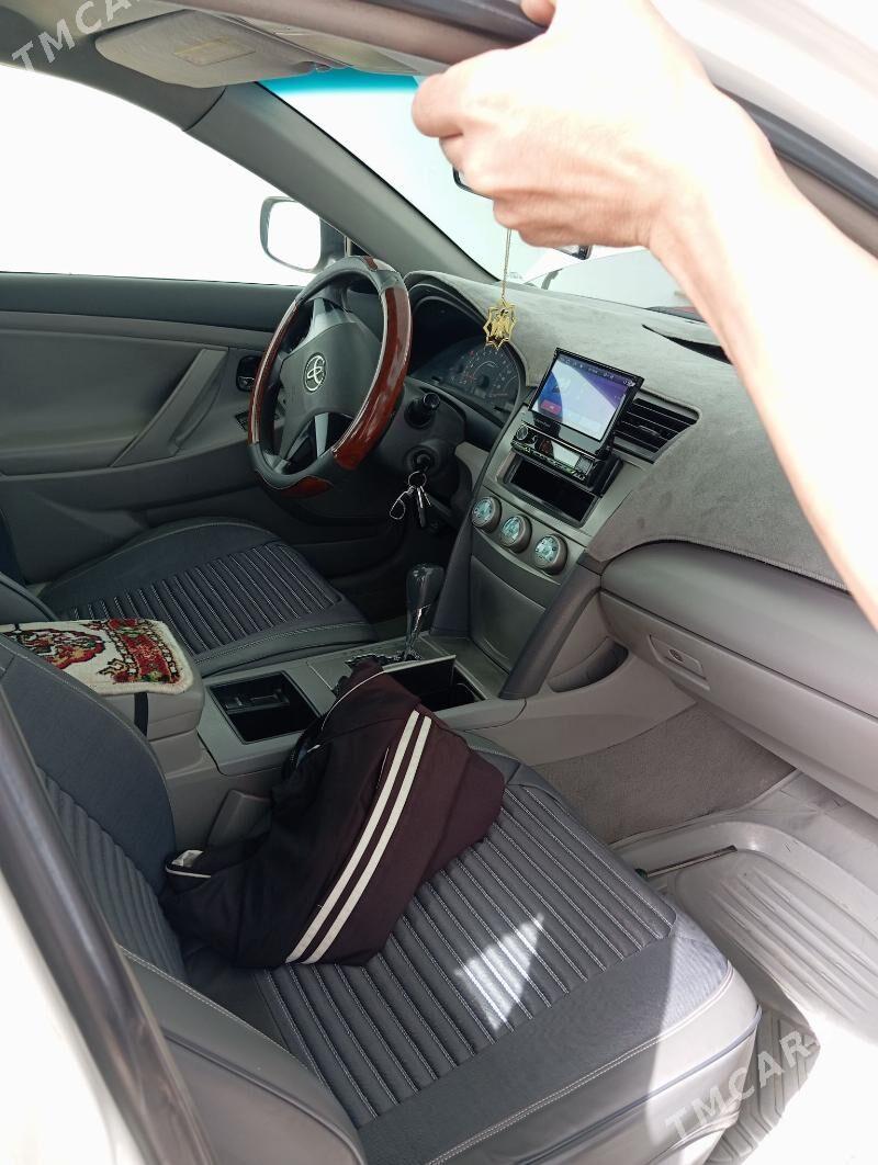 Toyota Camry 2010 - 140 000 TMT - Ёлётен - img 5