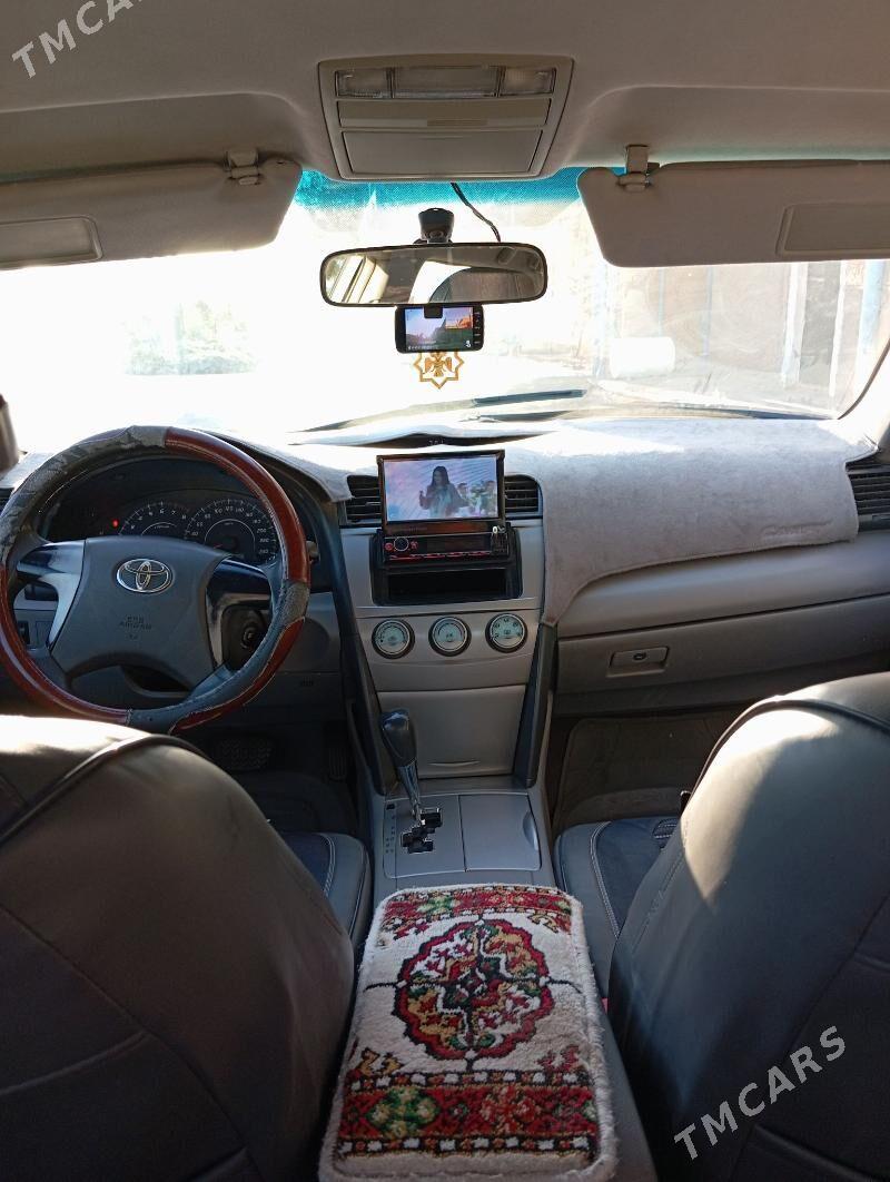 Toyota Camry 2010 - 140 000 TMT - Ёлётен - img 4