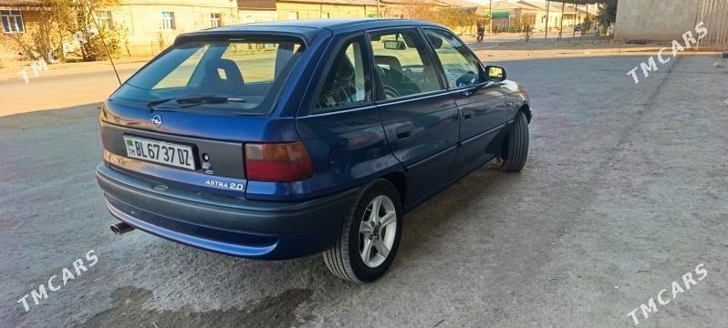Opel Astra 1995 - 65 000 TMT - Губадаг - img 2