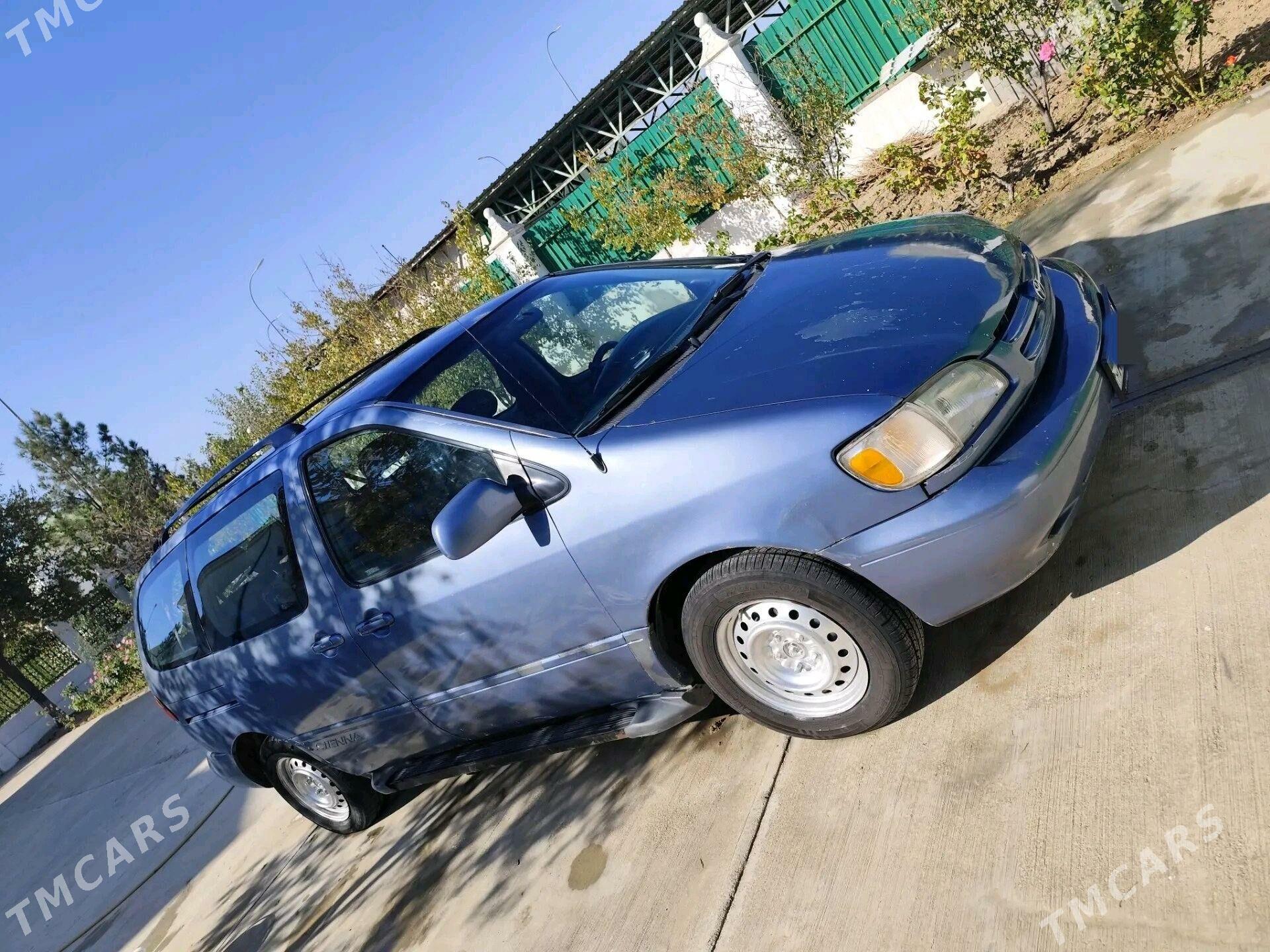 Toyota Sienna 1998 - 125 000 TMT - Мары - img 3