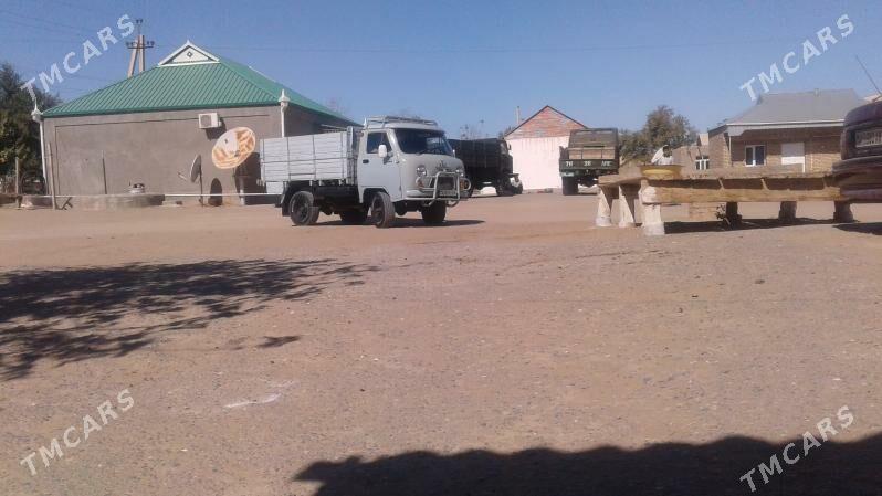 UAZ 452 2000 - 75 000 TMT - Ак-Бугдайский этрап - img 2