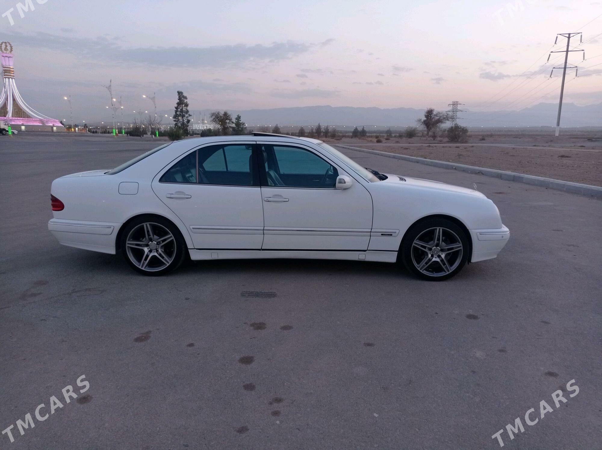 Mercedes-Benz E320 2000 - 135 000 TMT - Aşgabat - img 4