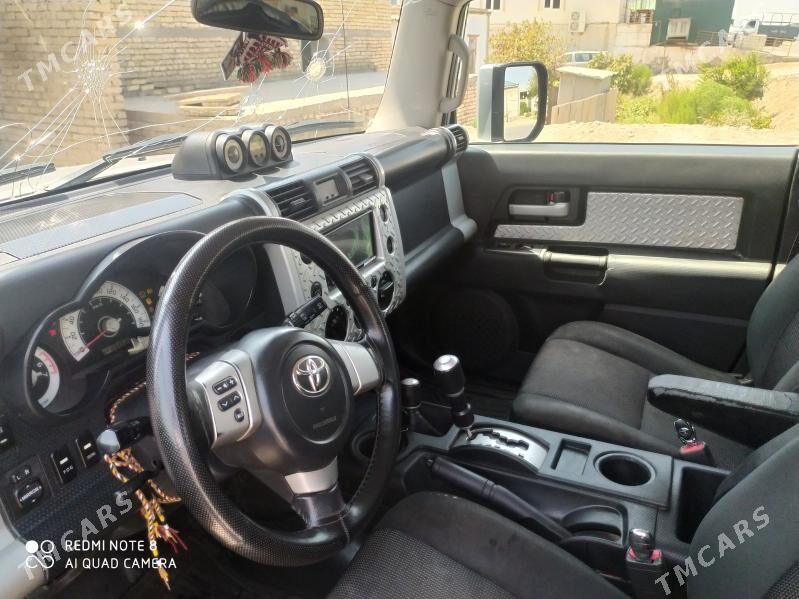 Toyota FJ Cruiser 2008 - 300 000 TMT - Туркменабат - img 6