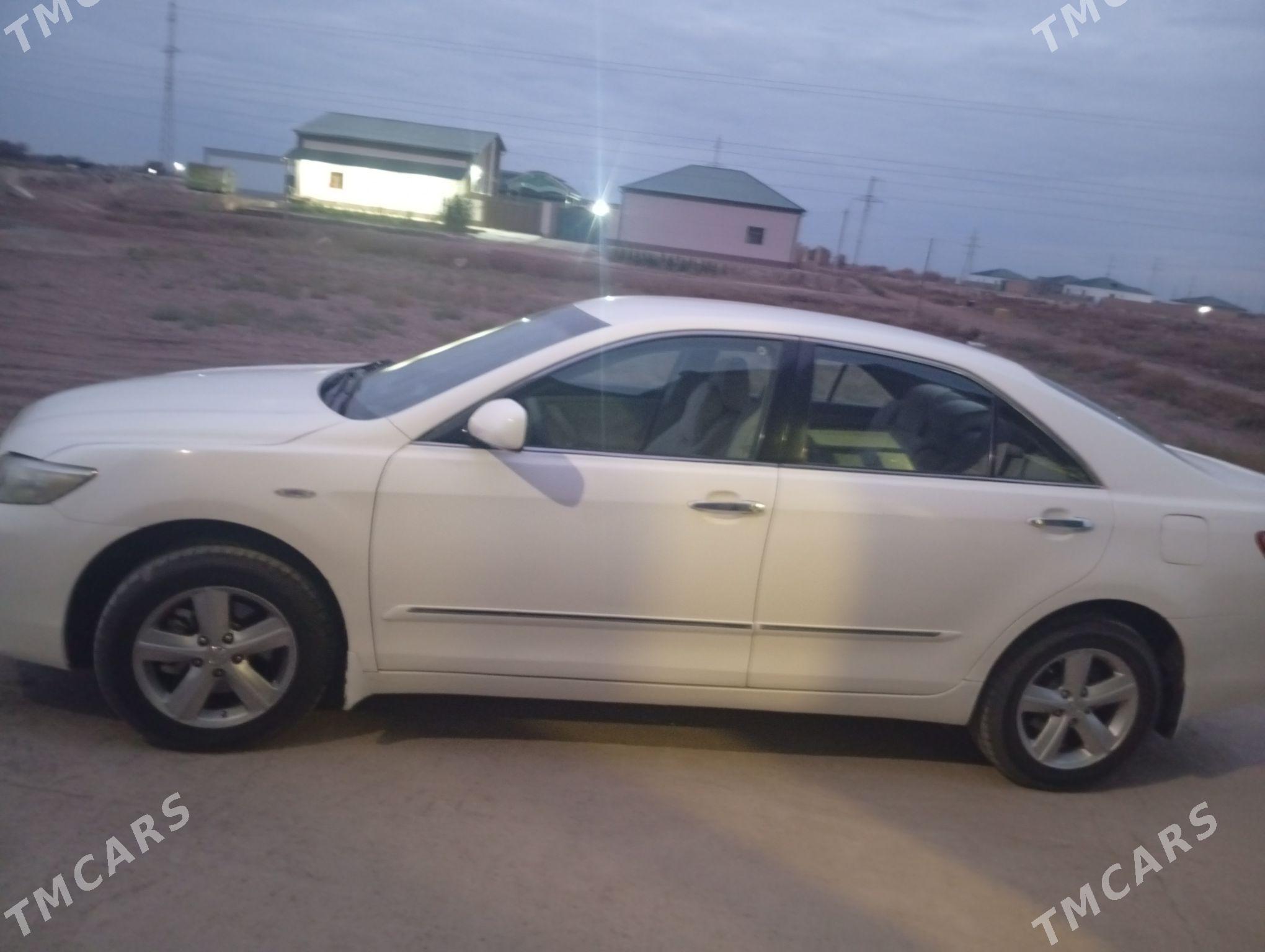 Toyota Camry 2010 - 190 000 TMT - Дашогуз - img 3